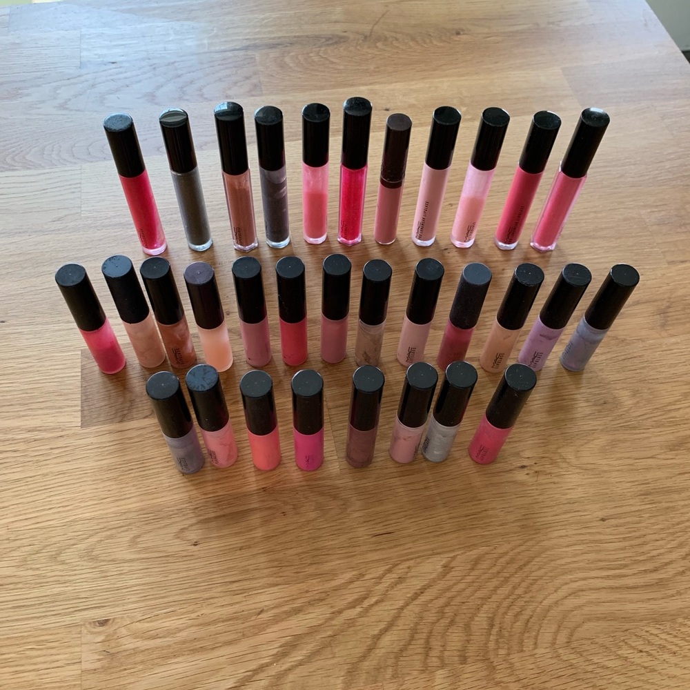 Lot of 32 MAC Lip Glasses